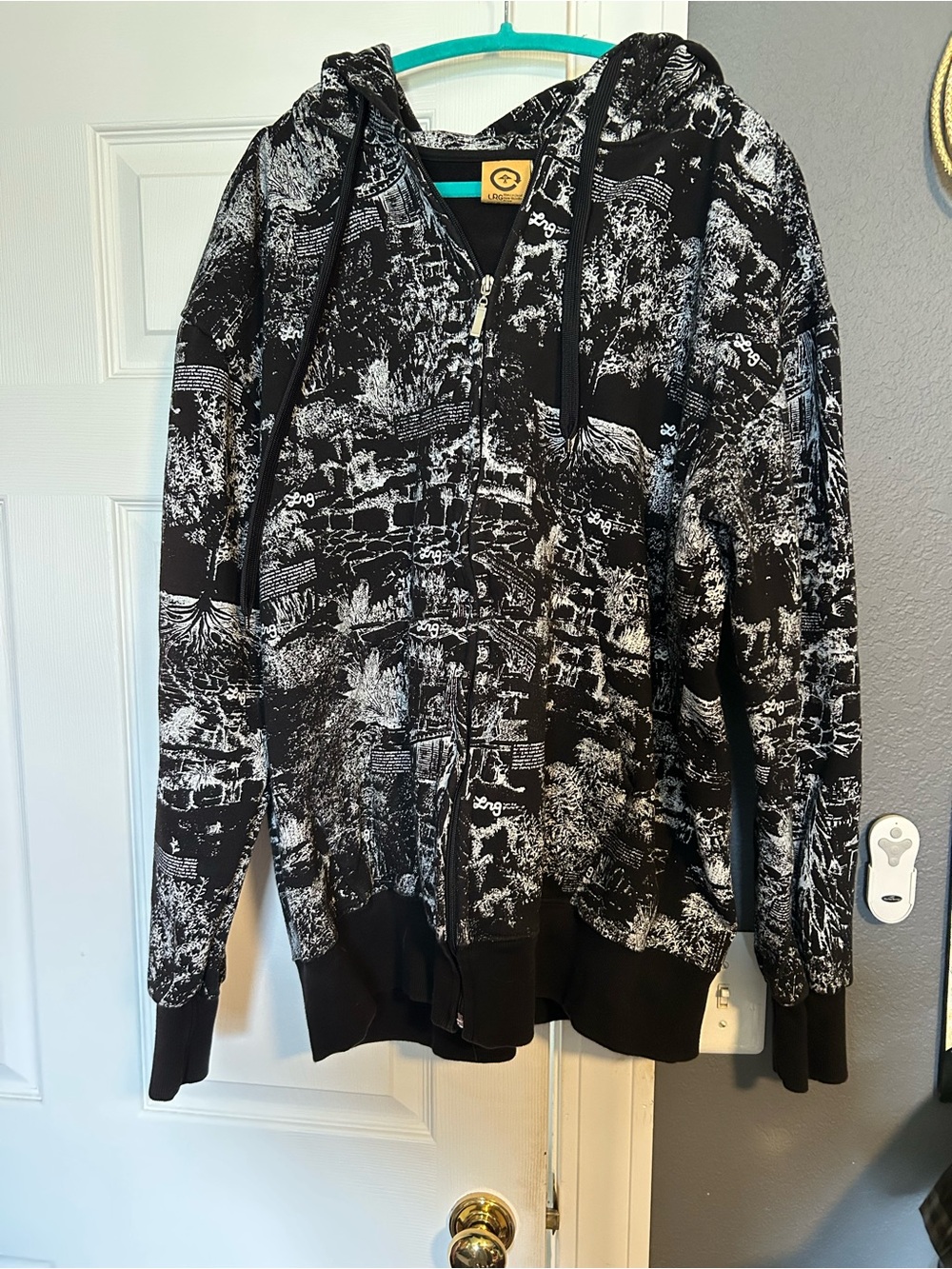 Lrg Black and White Graphic Zip-Up Hoodie Sweater